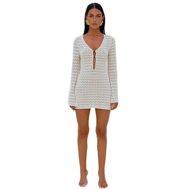 Damen Strickkleid mit tiefem V-Ausschnitt und raffiniertem Cut-out Drune