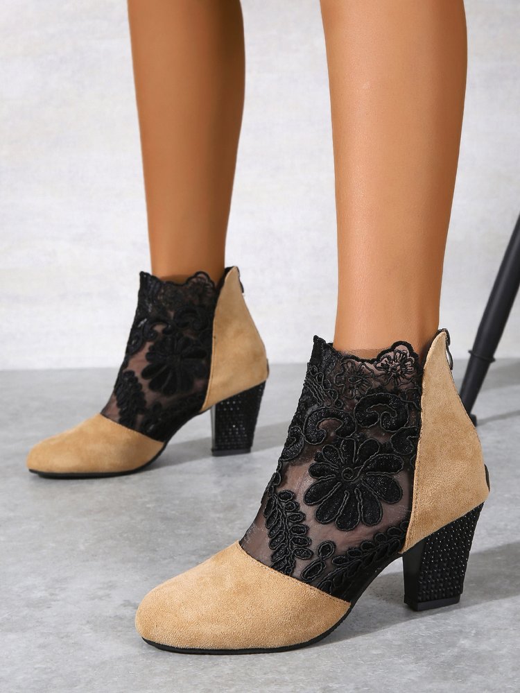 Damen Stiefeletten mit romantischem Spitzen-Obermaterial und komfortablem Blockabsatz Drune