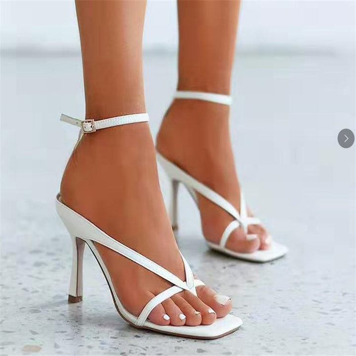 Damen nan filigrane Zehenring-Sandaletten mit quadratischer Zehenform, gekreuzten Riemen und feinem Stilettoabsatz Drune