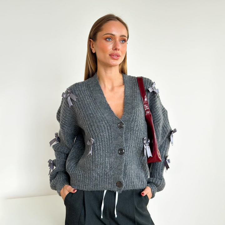 Damen Strickjacke mit romantischen Rüschendetails Drune
