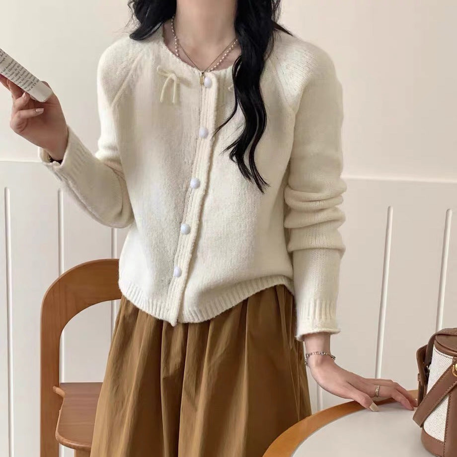 Damen Kuschelige Strickjacke mit dekorativen Schleifen und großen Knöpfen Drune