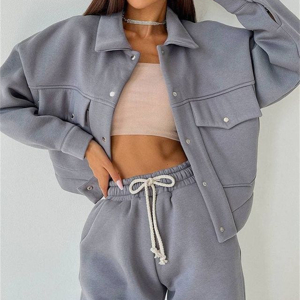 Damen sportliches Freizeit-Set mit trendiger Jacke und bequemen Jogginghosen Drune