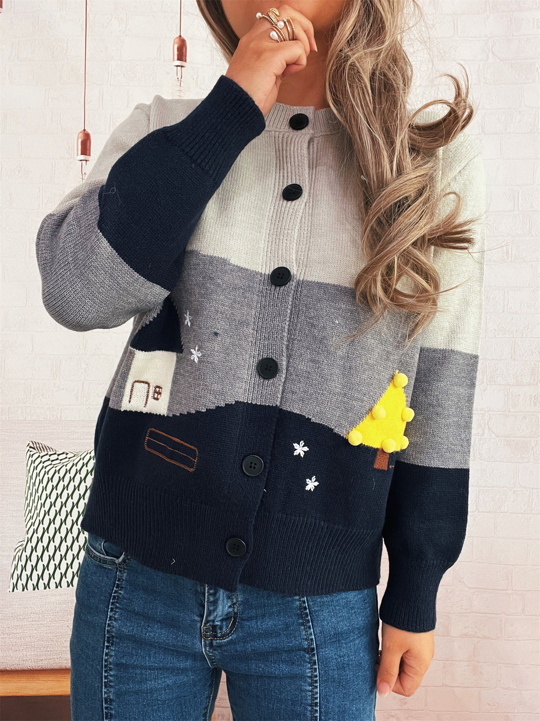 Damen Strickjacke mit festlichem Motiv und Knopfdetails Drune