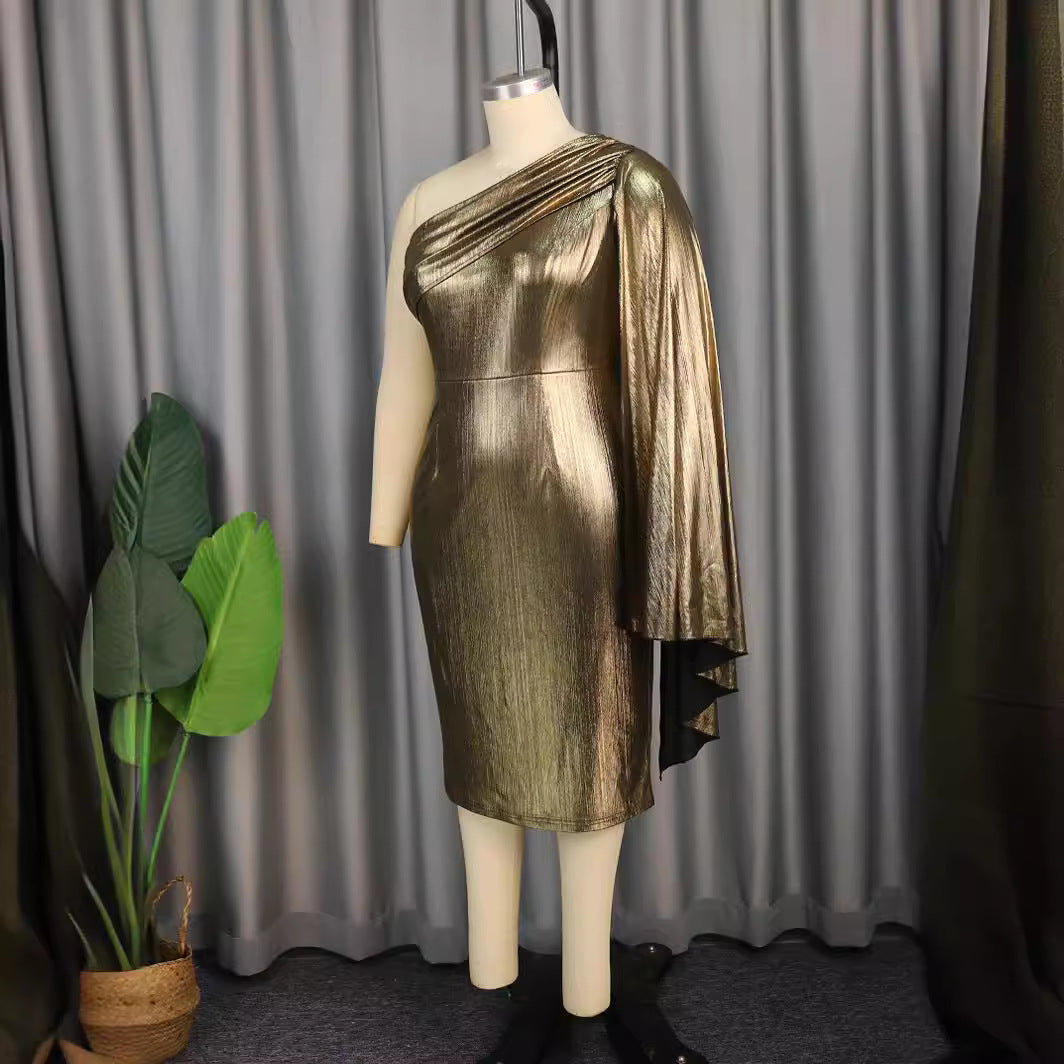 Damen Elegantes Ein-Schulter Kleid mit glänzender Stoffstruktur Drune