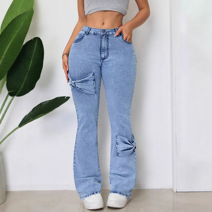Damen ausgestellte Jeans mit dekorativen Schleifen Drune