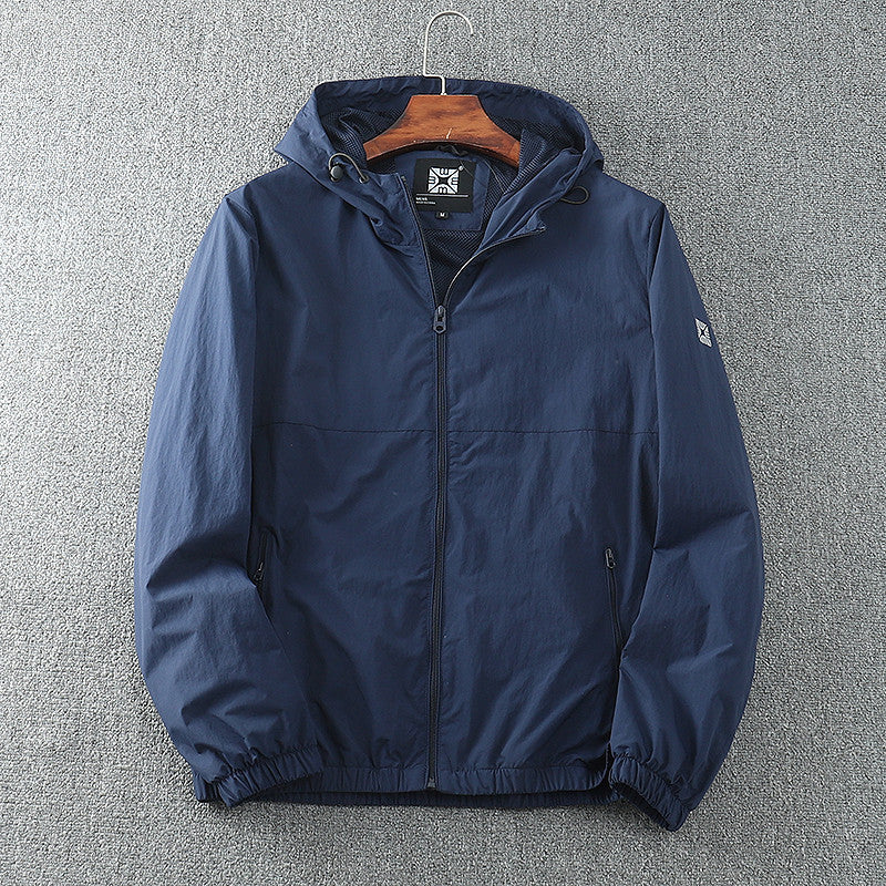 Herren leichte Windjacke mit verstellbarem Kapuzenkragen und atmungsaktiven Einsätzen Drune