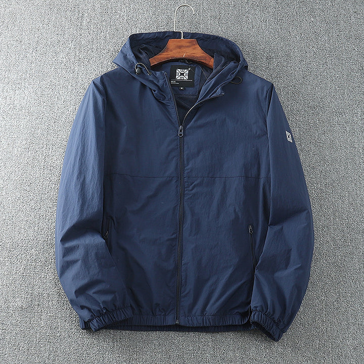 Herren leichte Windjacke mit verstellbarem Kapuzenkragen und atmungsaktiven Einsätzen Drune