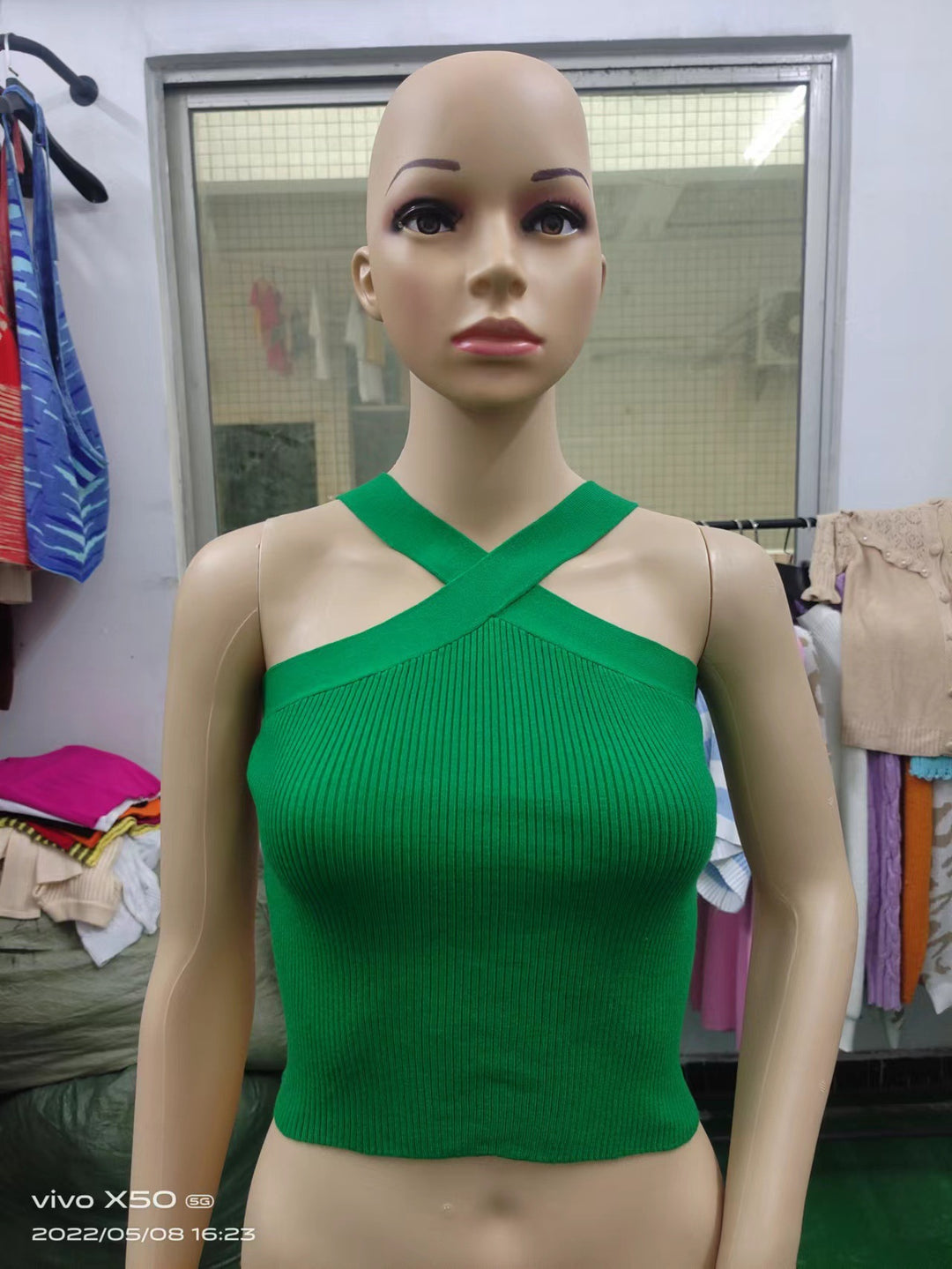 Damen Crop-Top mit schickem Kreuz-Trägerdesign Drune