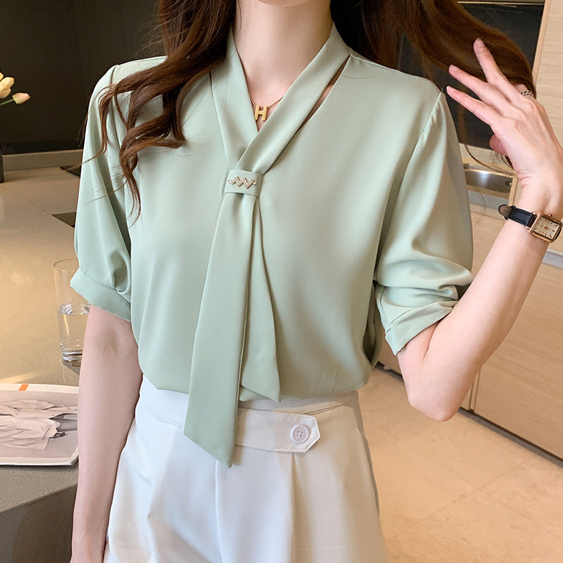 Damen Bluse mit dekorativem Schluppe und eleganten Puffärmeln Drune