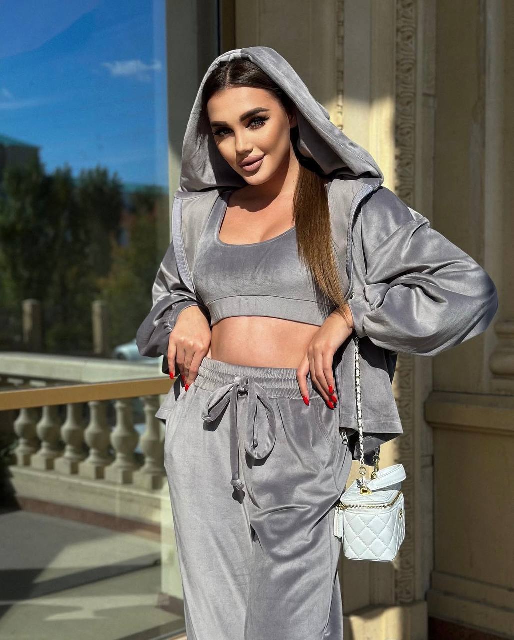 Damen modisches kombinierbares Freizeit-Set mit cropped Oberteil und weicher Jacke Drune