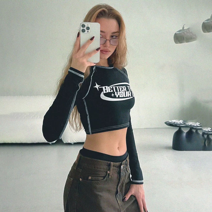 Damen Langärmliges Crop-Top mit auffälligem Grafikdesign Drune