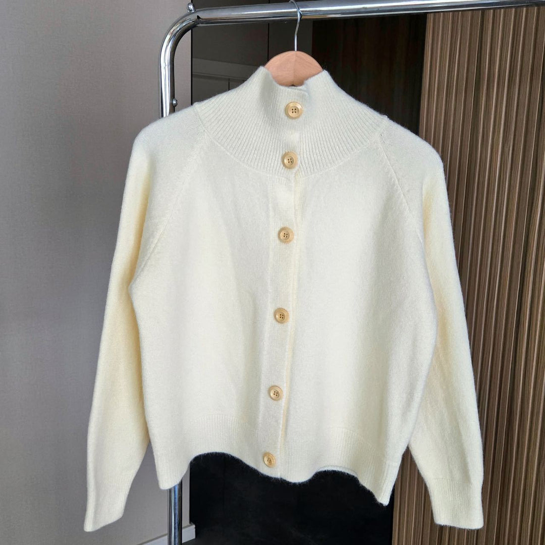 Damen Strickjacke mit hohem Kragen und großen Knöpfen Drune