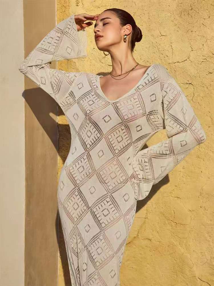 Damen Figurschmeichelndes Maxikleid mit tiefem V-Ausschnitt Drune