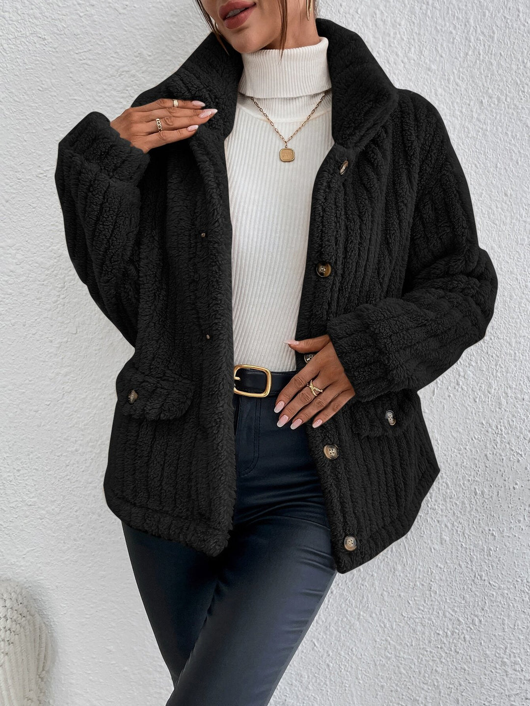 Damen hochwertige Plüschjacke mit strukturiertem Design und praktischen Taschen Drune