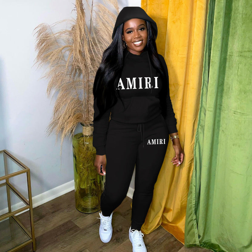 Damen Jogginganzug mit modernem Logo Drune