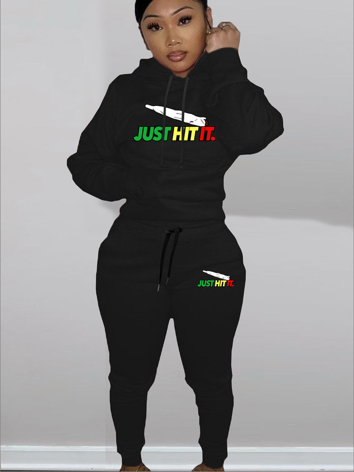 Damen Hoodie und Jogginghose Set mit auffälligem Motiv Drune