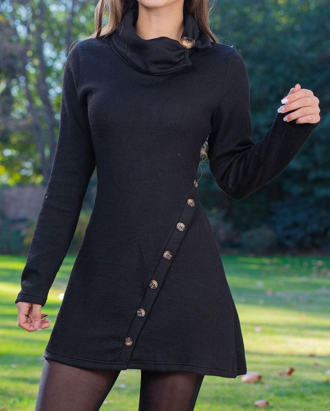 Damen nan figurbetontes A-Linien Strickkleid mit asymmetrischer Zierknopfleiste und hohem Kragen Drune
