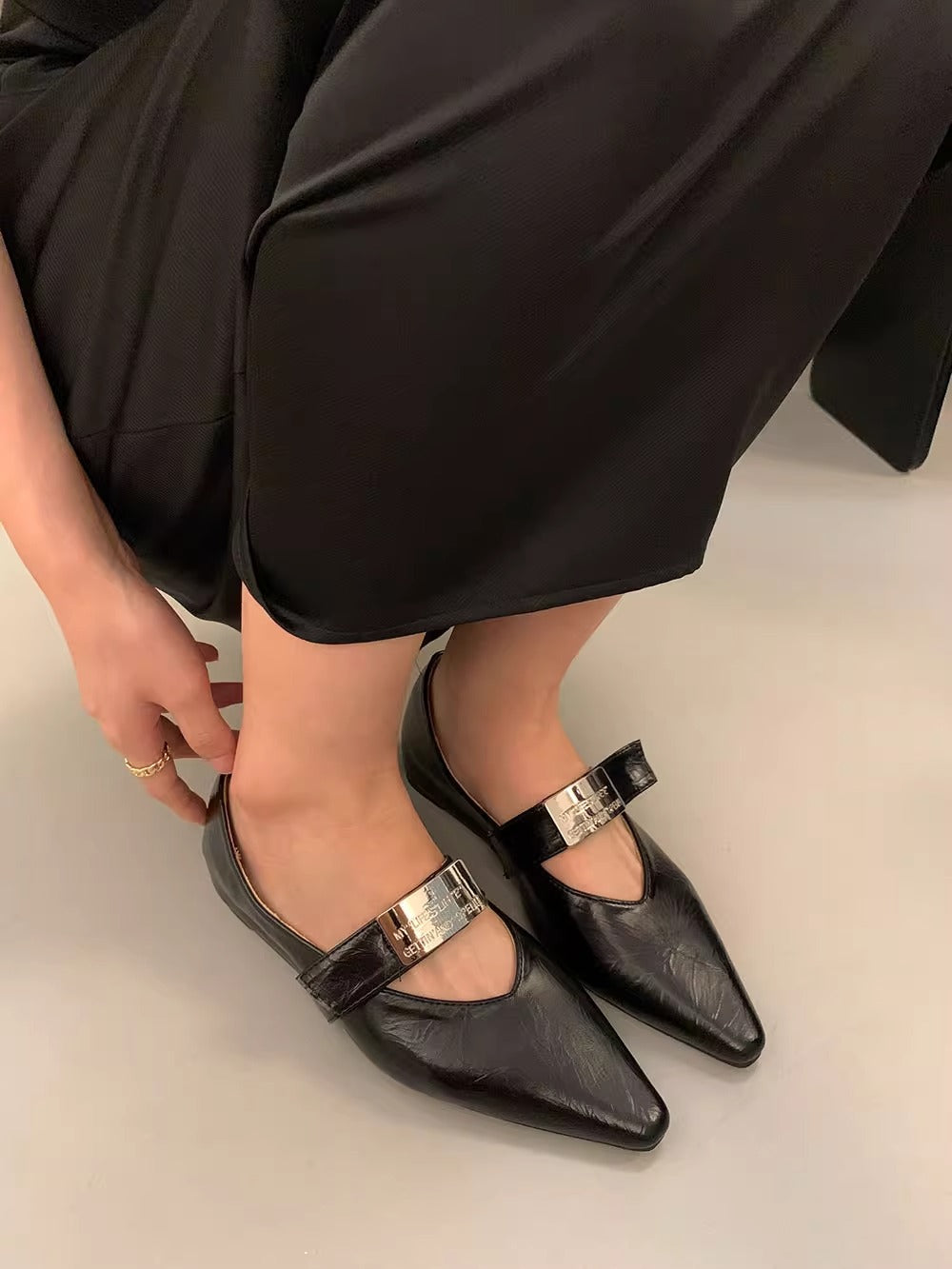 Damen elegante Ballerinas mit stilvollem verstellbarem Riemen Drune