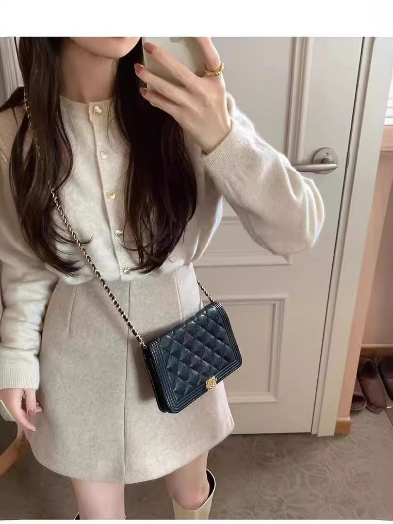 Damen Elegante Strickjacke mit Herzknöpfen und feiner Rippstruktur Drune