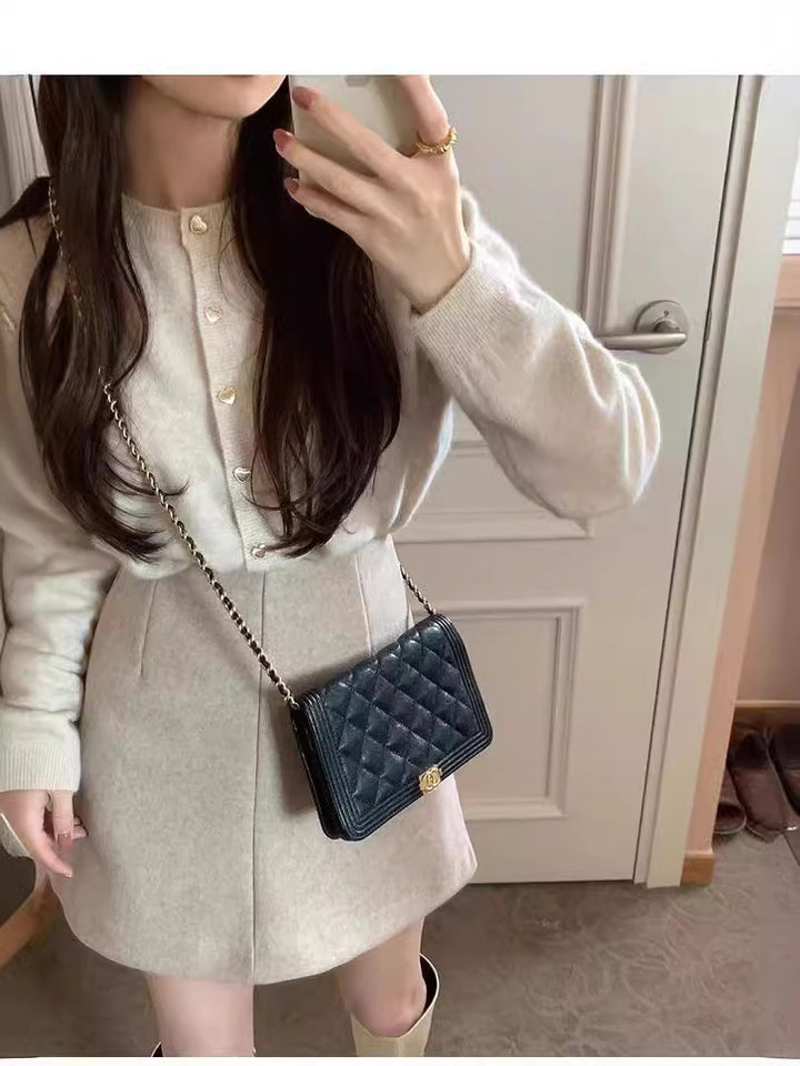 Damen Elegante Strickjacke mit Herzknöpfen und feiner Rippstruktur Drune