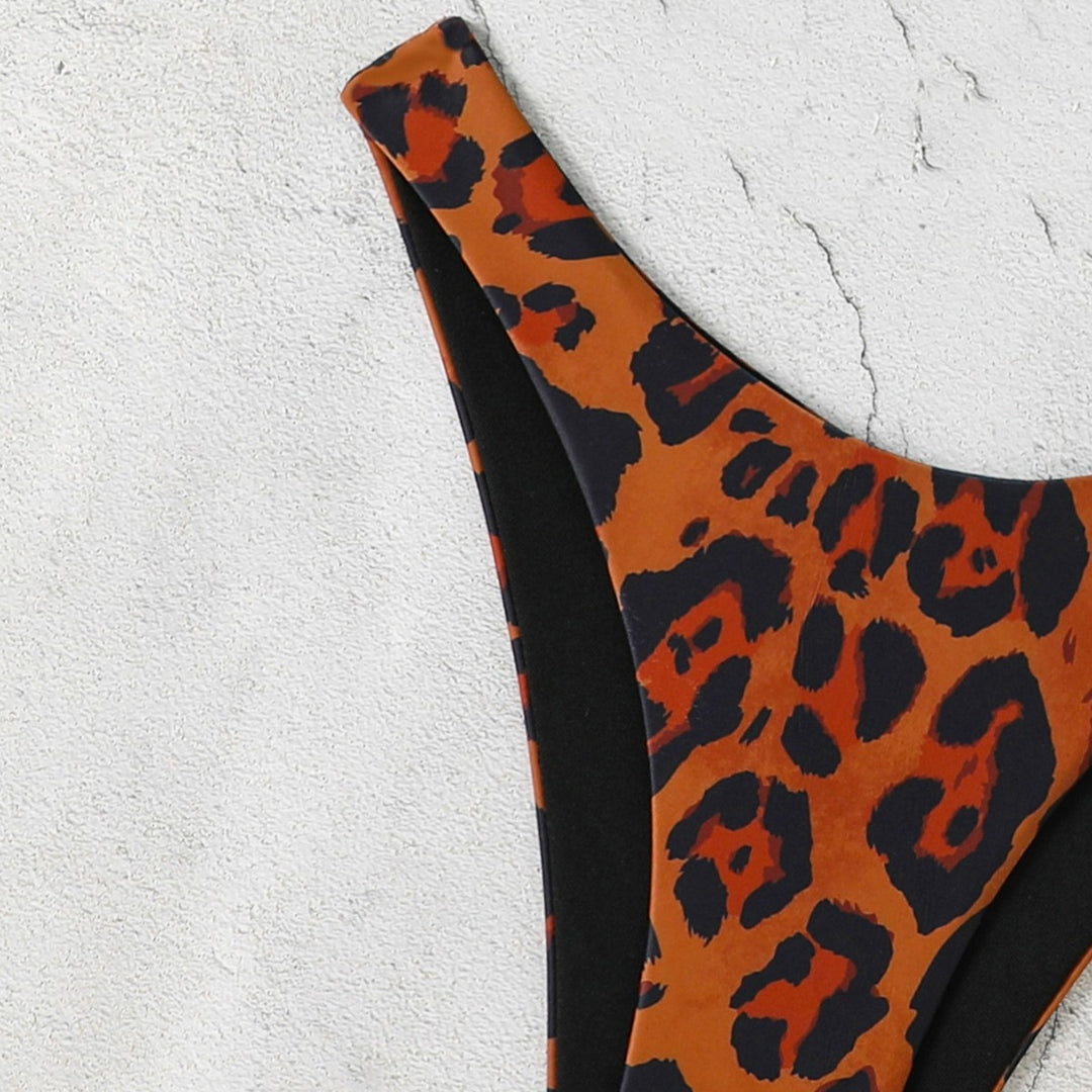 Damen Triangel-Bikini mit hochgeschnittenem Unterteil und animalischem Muster Drune