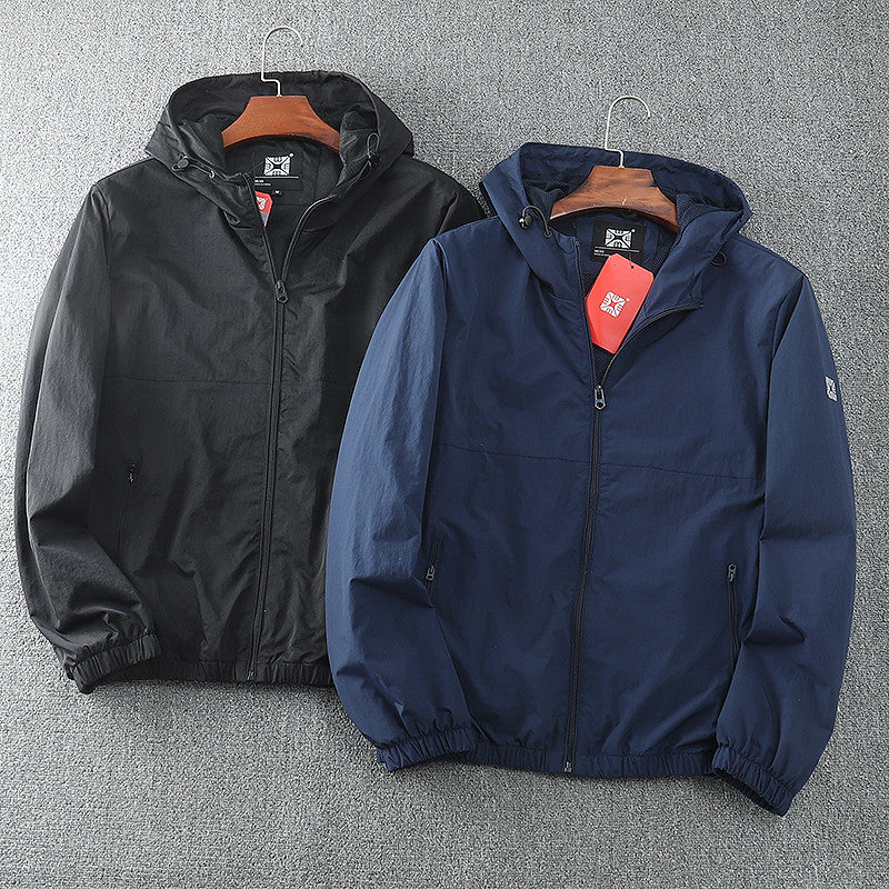 Herren leichte Windjacke mit verstellbarem Kapuzenkragen und atmungsaktiven Einsätzen Drune