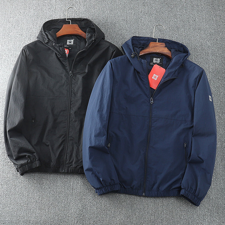 Herren leichte Windjacke mit verstellbarem Kapuzenkragen und atmungsaktiven Einsätzen Drune
