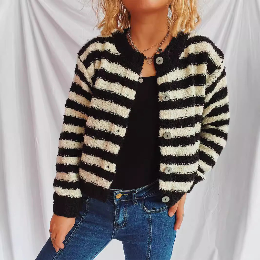 Damen kuschelige Strickjacke mit modernen Streifen und Knopfdetails Drune