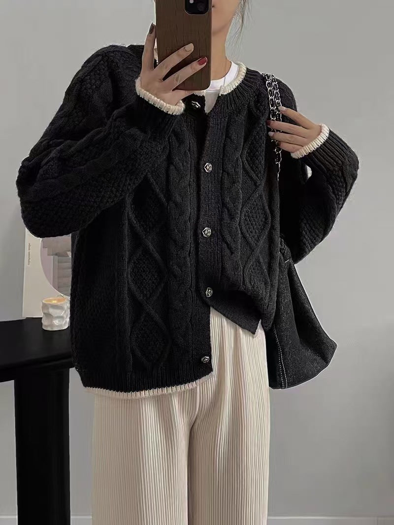 Damen Grobstrickjacke mit Zopfmuster und dekorativen Knöpfen Drune