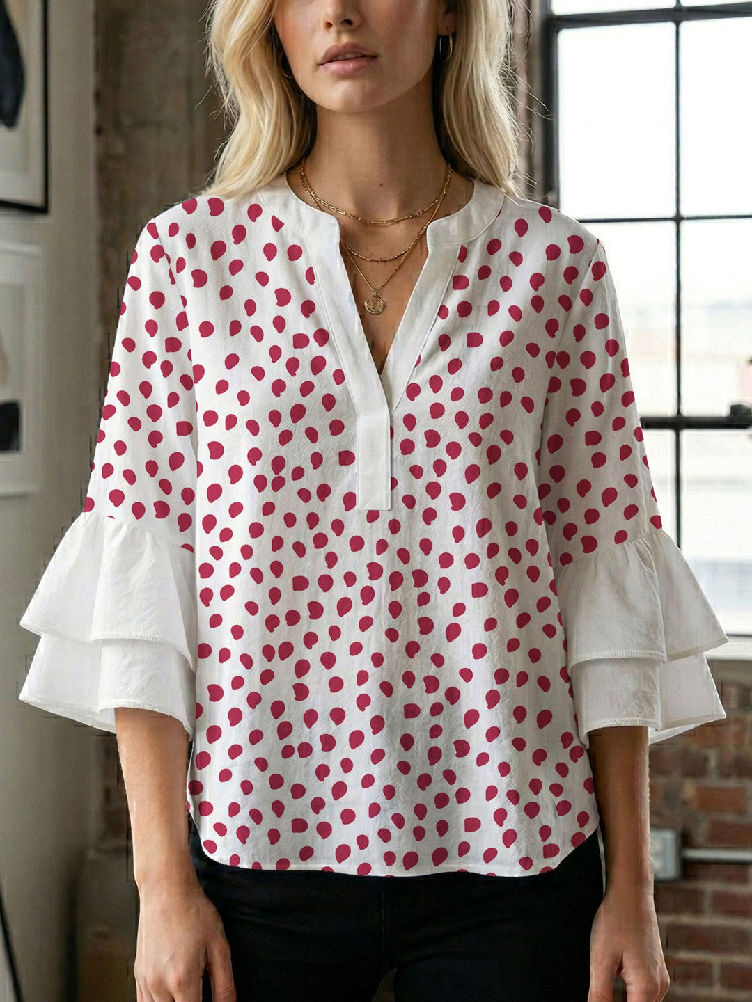 Damen Bluse mit voluminösen Flügelärmel und intensivem Blattmuster Drune