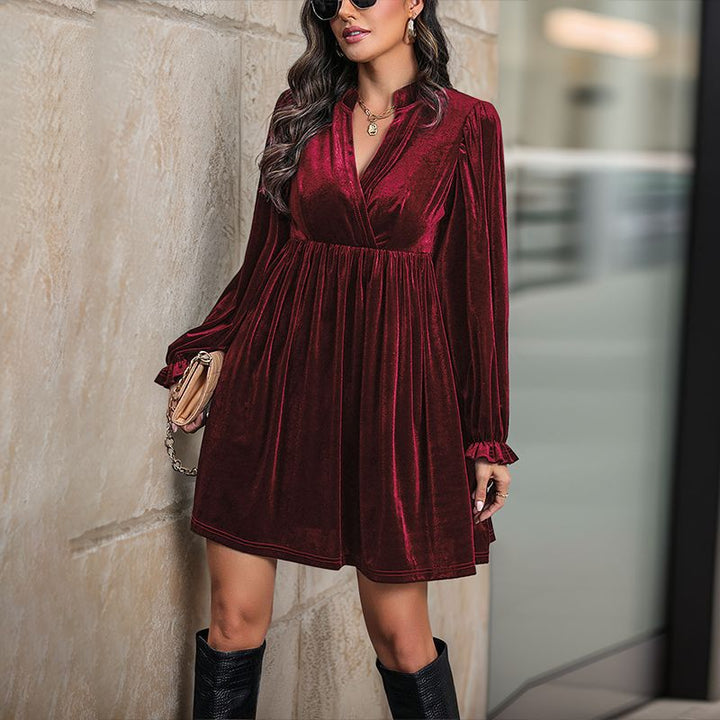 Damen Wickelkleid aus samtigem Stoff mit modernen Langarmdetails Drune