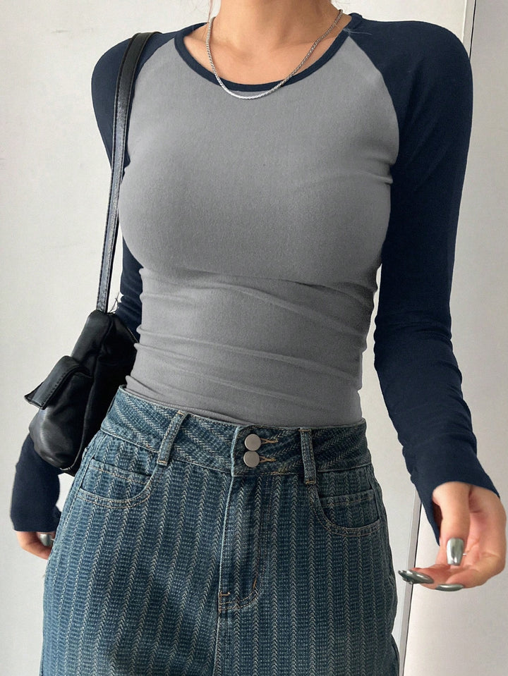 Damen Langarmshirt mit Kontrastärmeln und figurbetontem Schnitt Drune