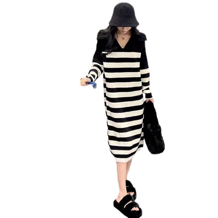 Damen Strickkleid mit kontrastierenden Streifen und lässigem Schnitt Drune
