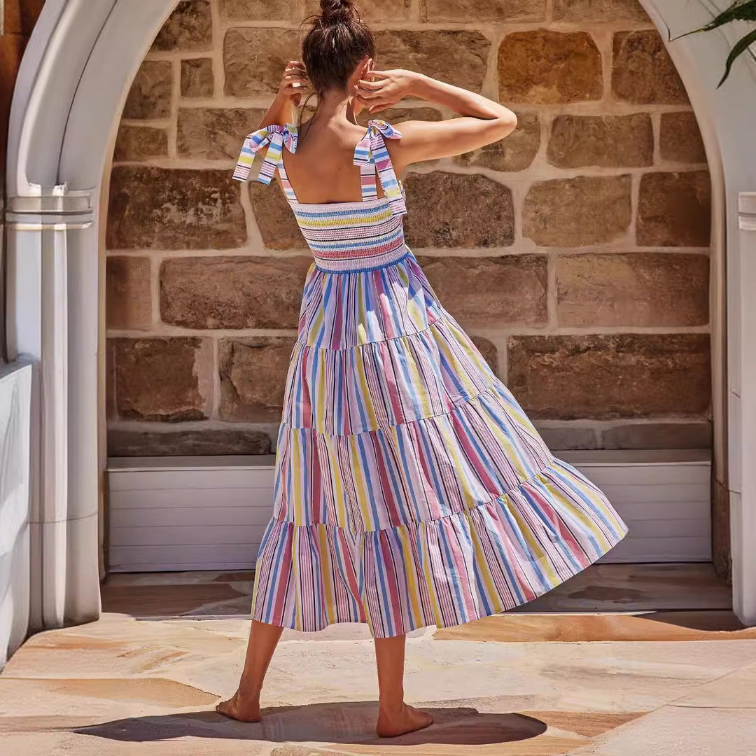 Damen Maxikleid mit schmeichelndem Smock-Oberteil und verspielten Trägern Drune