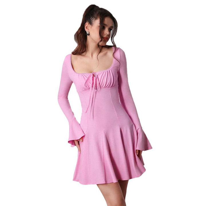 Damen Kleid mit tiefem Ausschnitt und eleganten Volantärmeln Drune