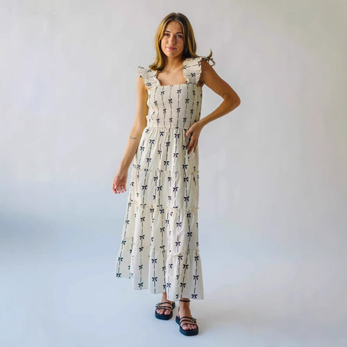 Damen Maximal voluminöses Wickelkleid mit Rüschendetails Drune