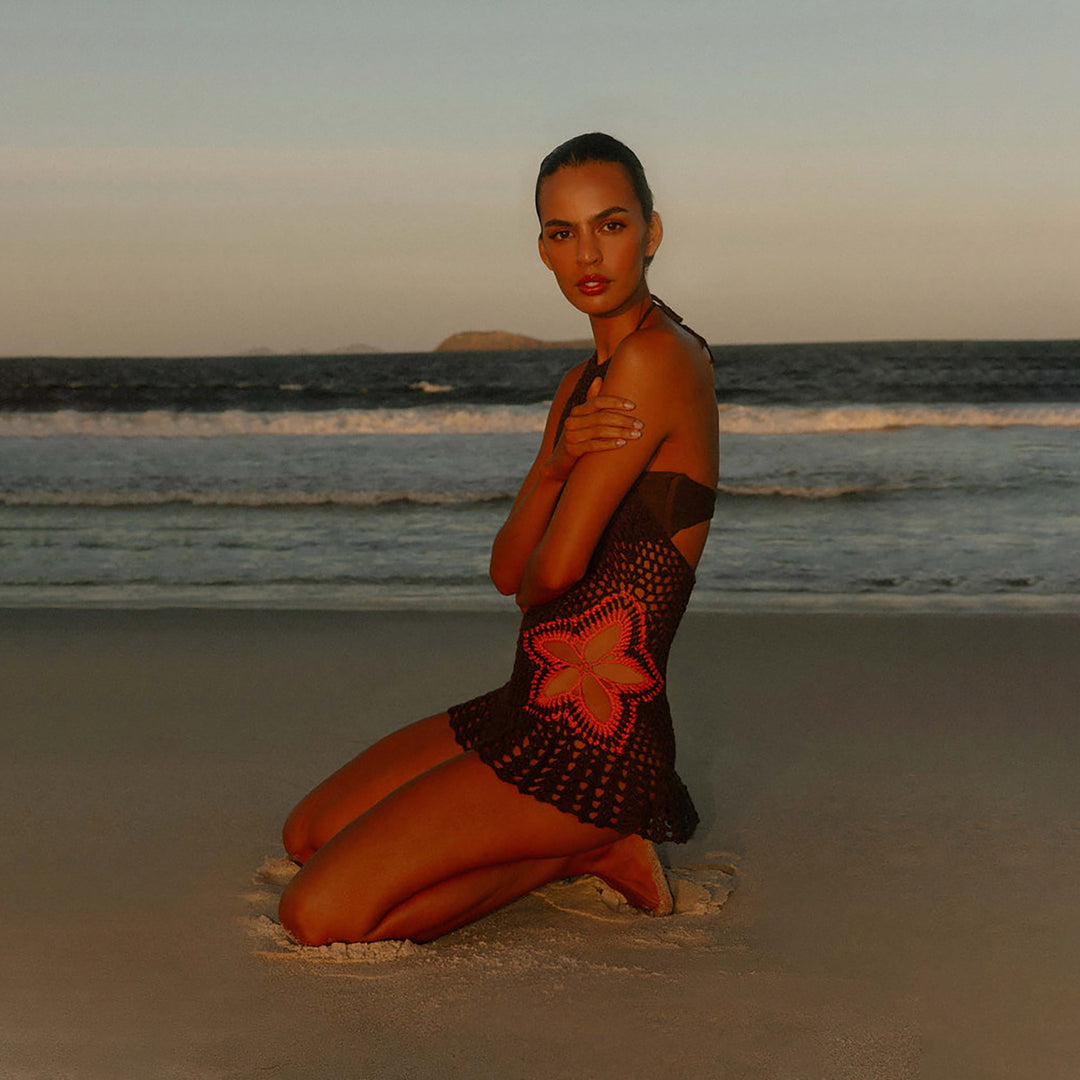 Damen gehäkelter Strandüberwurf mit floralen Akzenten Drune