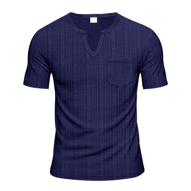 Herren nan Kurzarmshirt mit V-Schlitz-Ausschnitt und aufgesetzter Brusttasche aus strukturiertem Jersey Drune