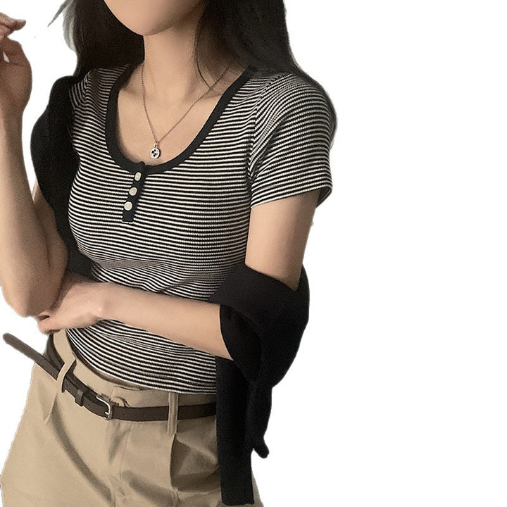 Damen Kurzarmshirt mit modischem Streifenmuster und dekorativen Knöpfen Drune