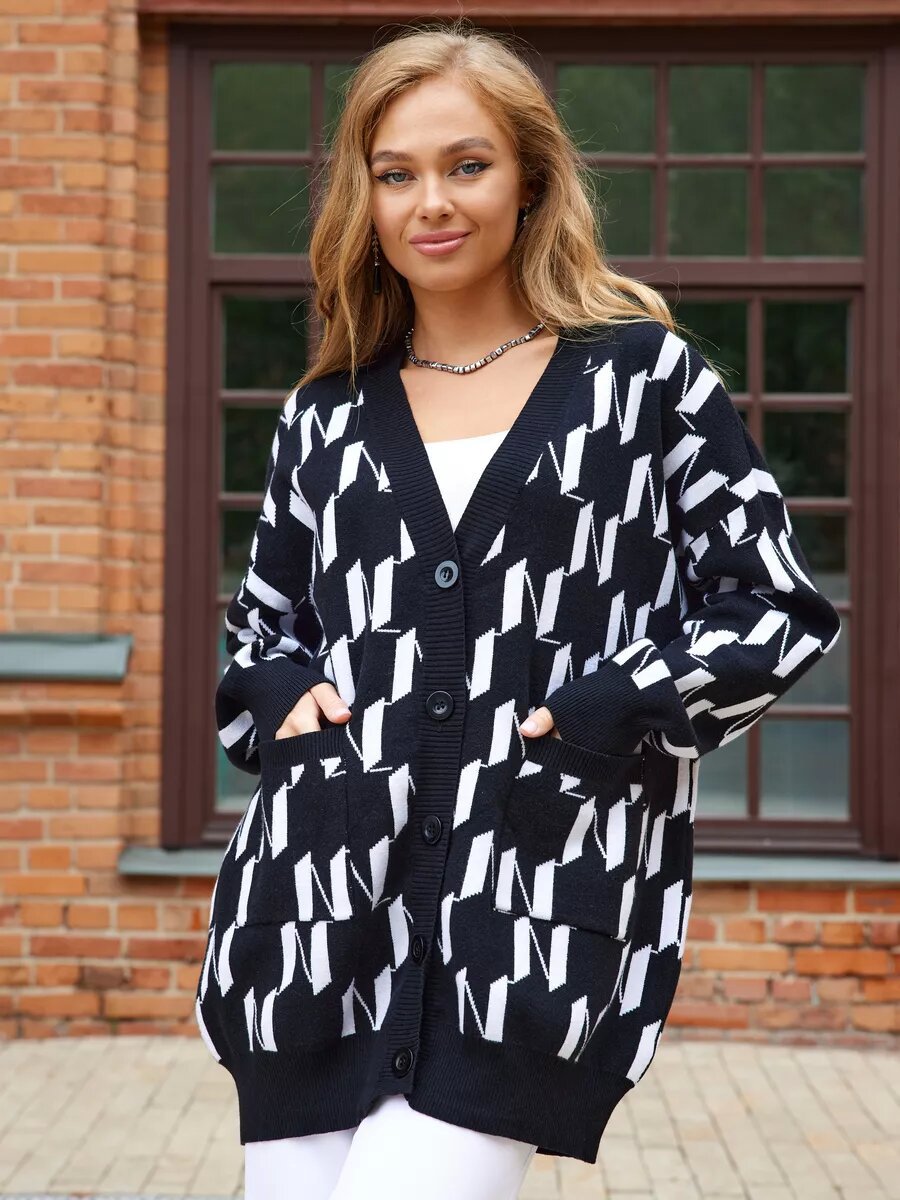 Damen Grafischer Strickcardigan mit großen Knöpfen und Taschen Drune