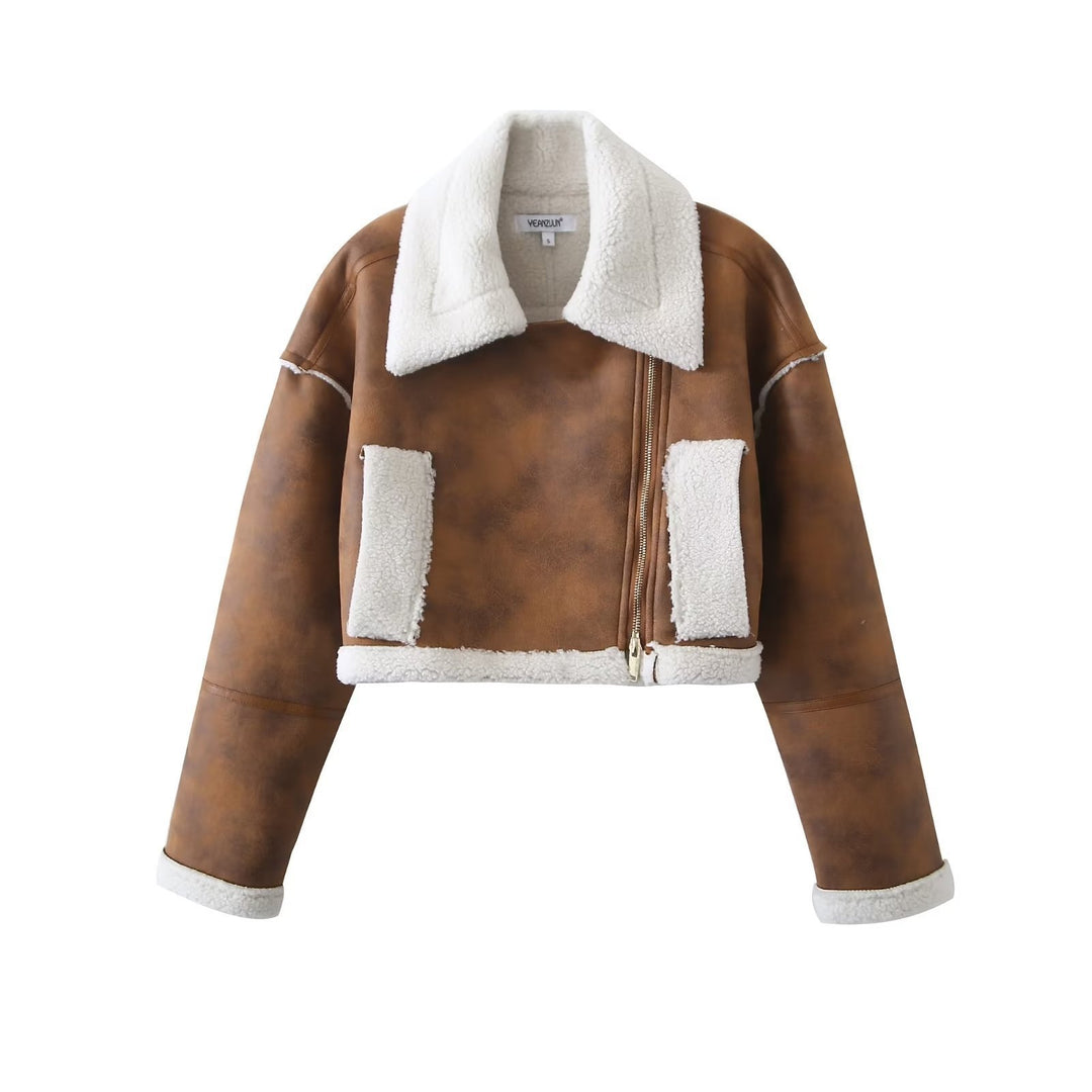 Damen modische Lammfelljacke mit trendy cropped Schnitt und ausgefallenen Taschen Drune