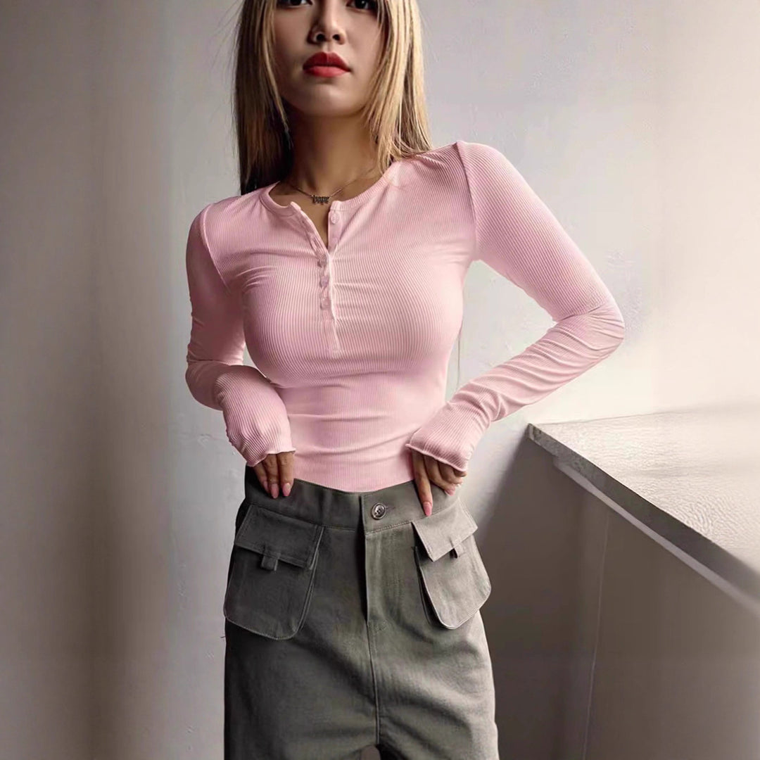 Damen Langarmshirt mit strukturiertem Rippenmuster und strategischem Knopfverschluss Drune