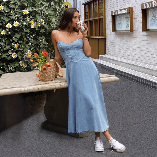 Damen Maxikleid im Denim-Stil mit tailliertem Schnitt und Spaghetti-Trägern Drune