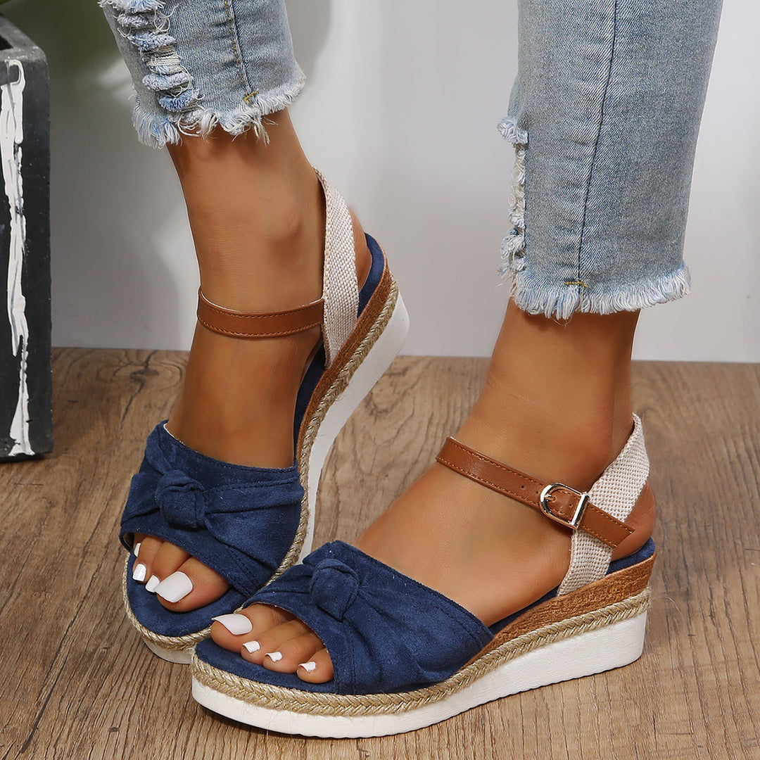 Damen Wedge-Sandalen mit raffiniertem Knoten-Detail und komfortablem Fußbett Drune