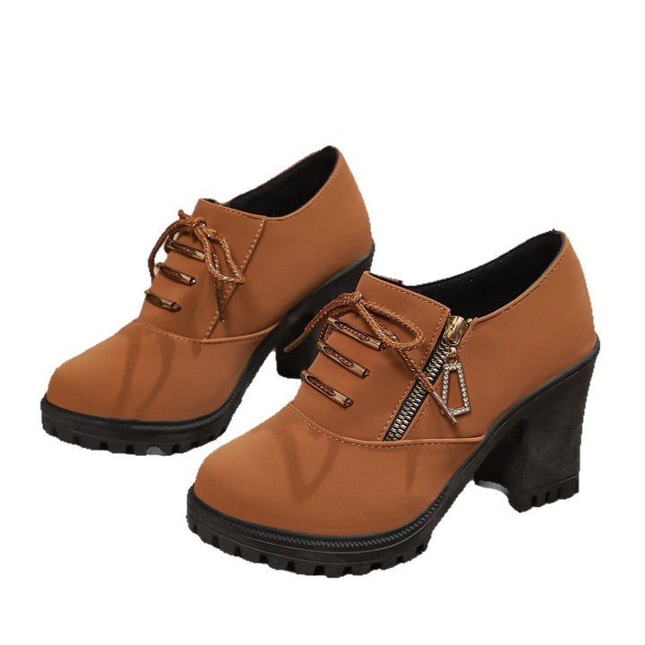 Damen nan elegante Schnür-Booties mit robustem Profilabsatz, seitlichem Reißverschluss und dekorativem Anhänger Drune