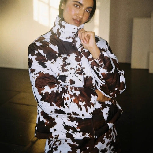 Damen gestepptes Kurzjacke mit Cow-Print Drune