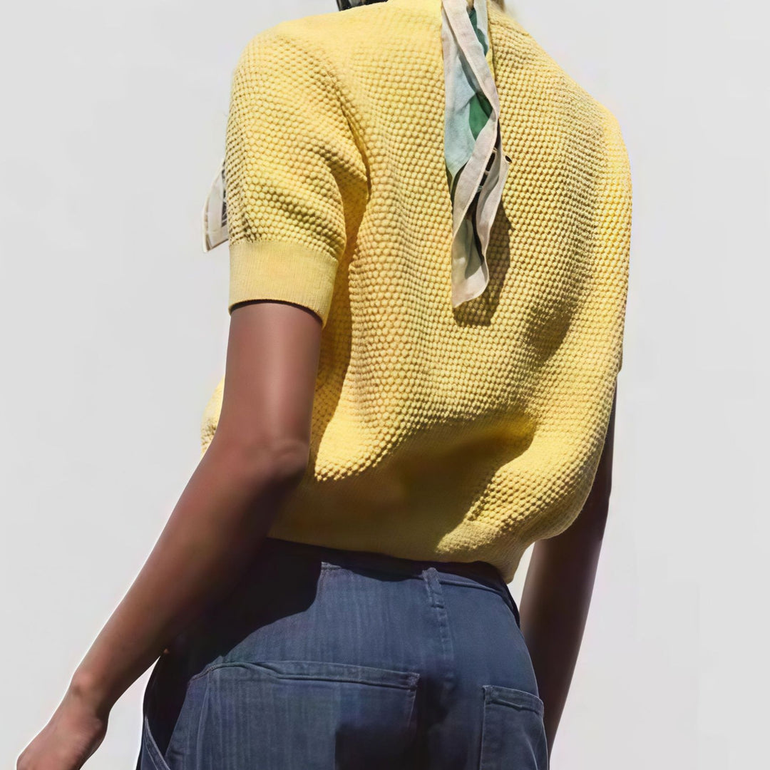Damen Modische Strickjacke mit kurzen Ärmeln und glänzenden Knopfdetails Drune