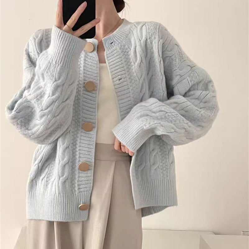 Damen Strickjacke mit Kabelmuster und großen Knopfdetails Drune