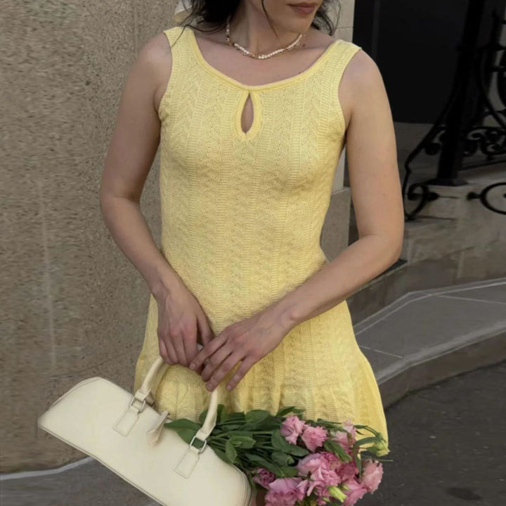 Damen Strickkleid mit raffiniertem Schlüssel-Ausschnitt und Rüschensaum Drune