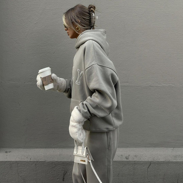 Damen oversized Kapuzenpullover aus weichem Baumwollmix mit elegantem Logo-Stick Drune